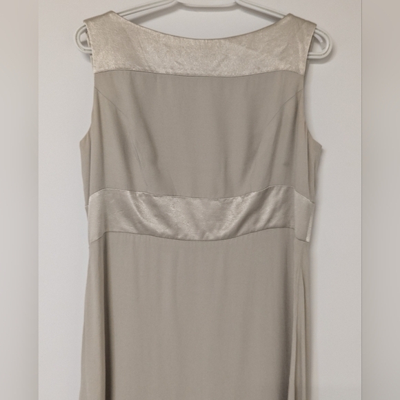 Classic Style Floor Length Maxi Evening Gown Wedding Guest Dress in Champagne - Picture 2 of 9